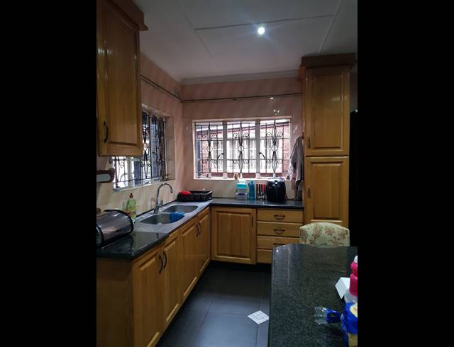 4 BEDROOM FREESTANDING FOR SALE IN HOWICK WEST
